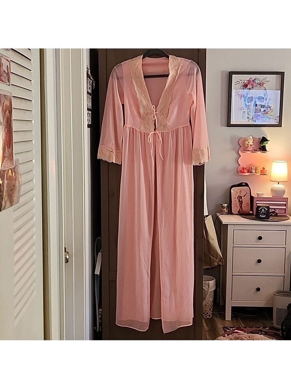 VINTAGE PINK LINGERIE ROBE SIZE SMALL / MEDIUM CELEBRATE YOUR INNER GALINDA